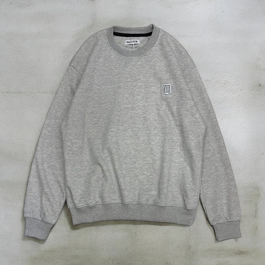 Relaxed fit basic crew neck sweater